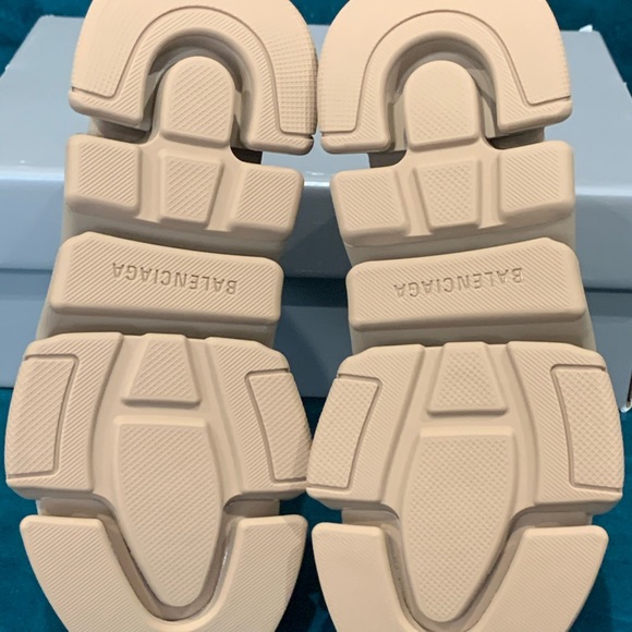 SOLD Balenciaga Speed 2.0 Size 38 - Picture 6 of 8